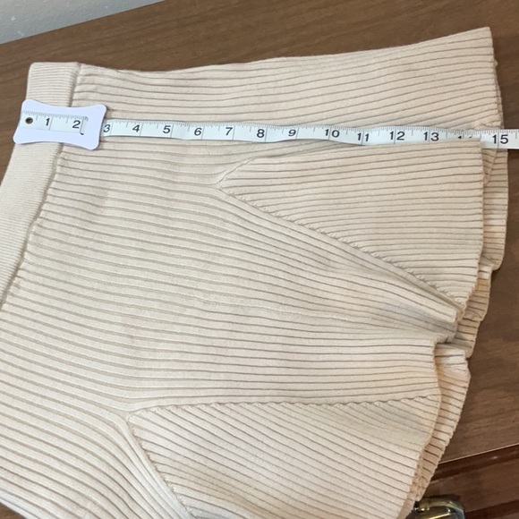 NWT MABLE Sweater Mini Skirt. NEW. - Picture 9 of 11